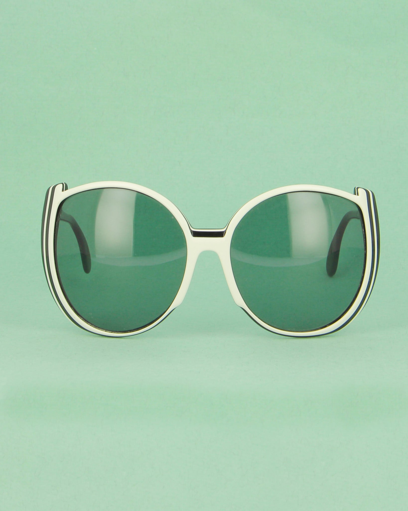 silhouette-592-lunettes-de-soleil-femme-blanc-papillon-oversize image 1
