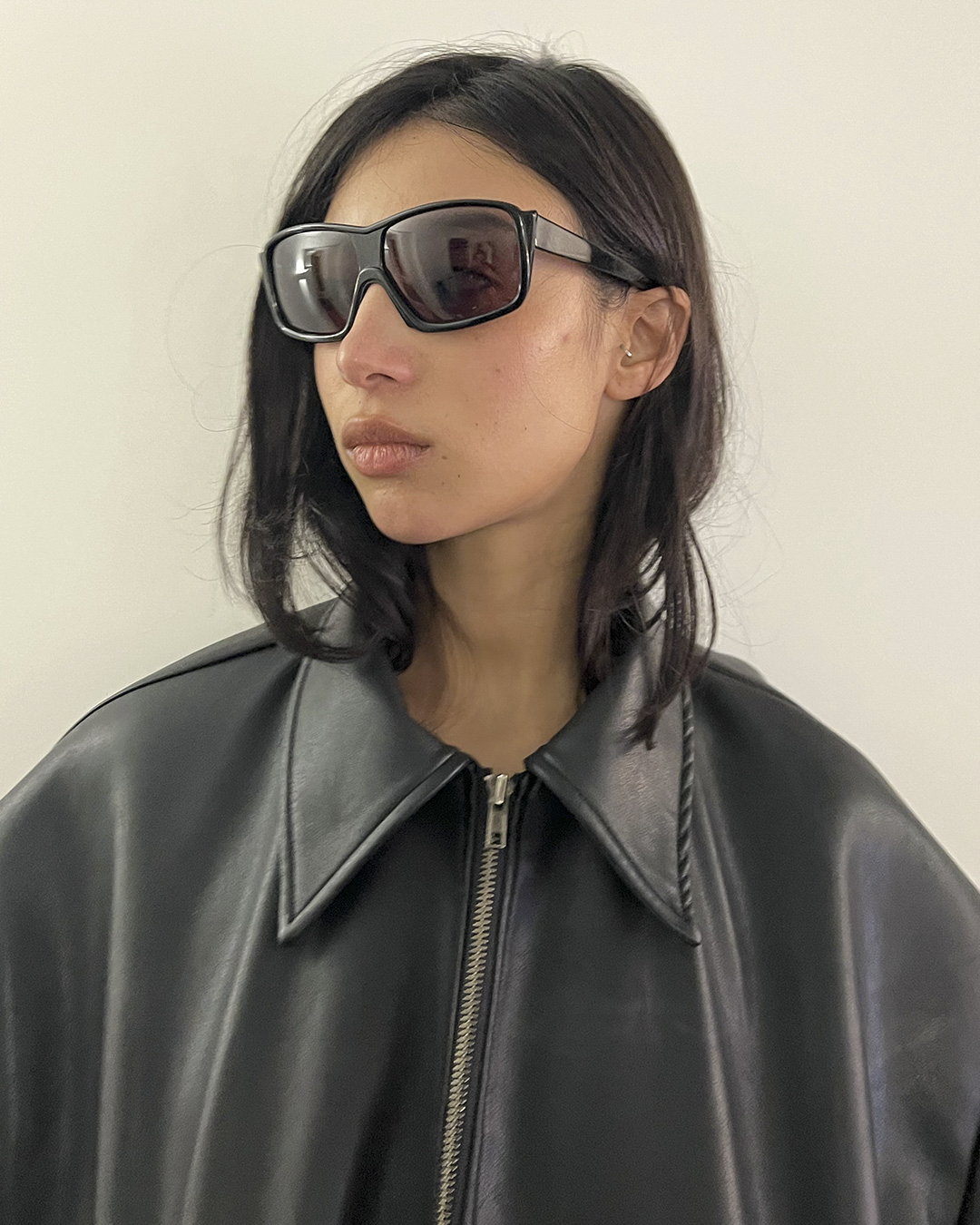thierry-mugler-chatelet-22-lunettes-de-soleil-noir-mat-oversized image 5