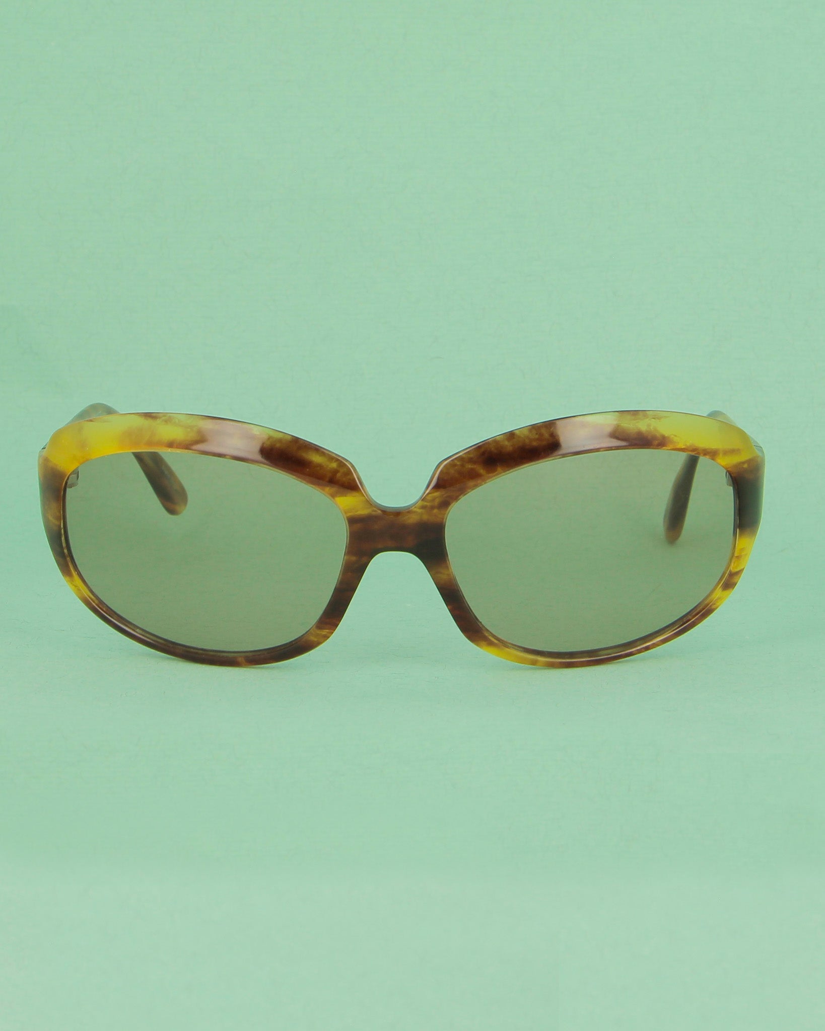 oliver-peoples-6317-lunettes-de-soleil-caille-ovale image 1