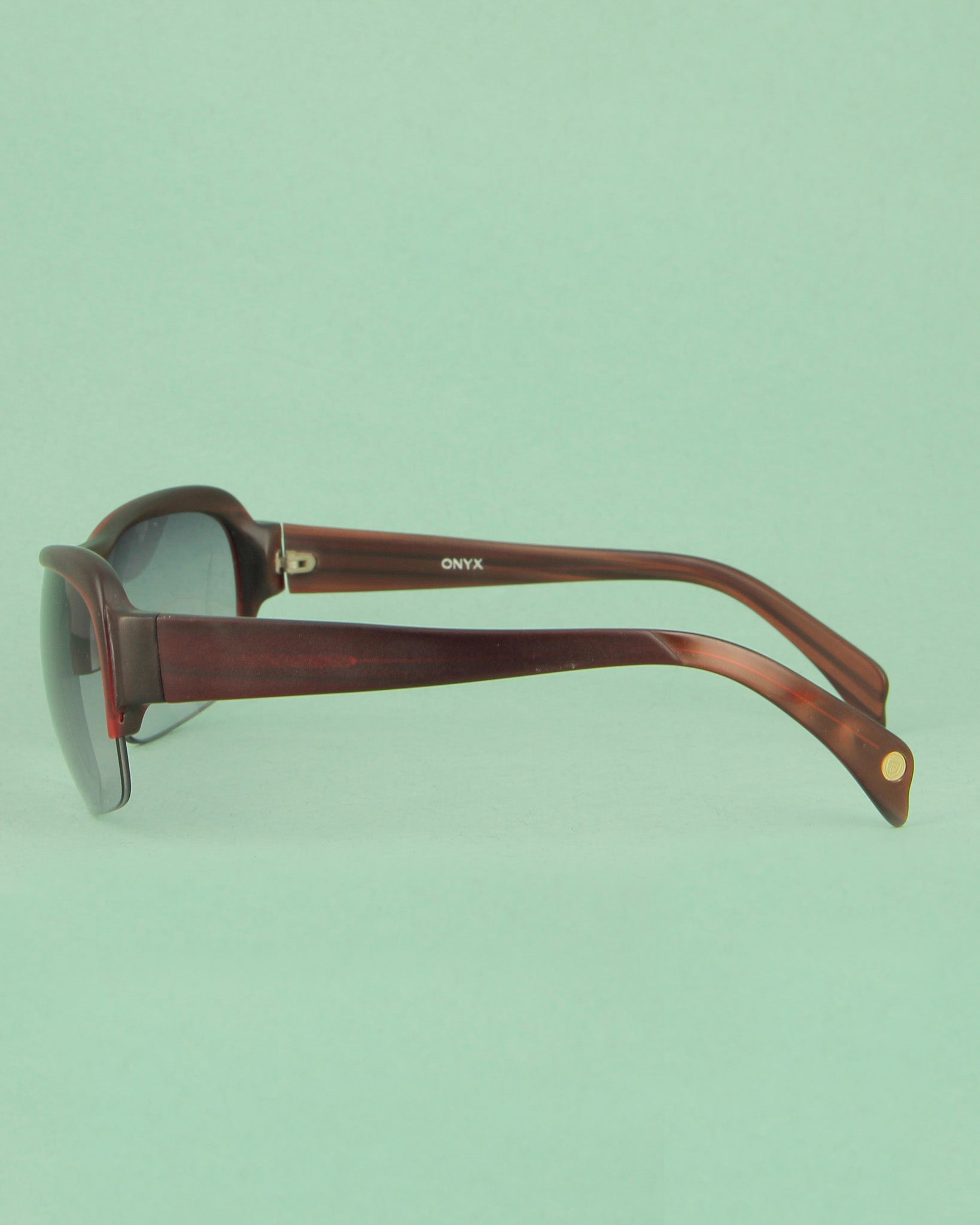 dita-r01-lunettes-de-soleil-rouge-carr-nylor image 4
