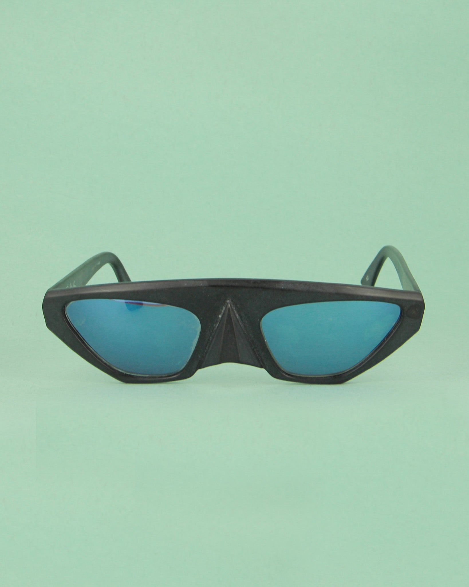 thierry-mugler-fantasia-lunettes-de-soleil-noir-masque image 1