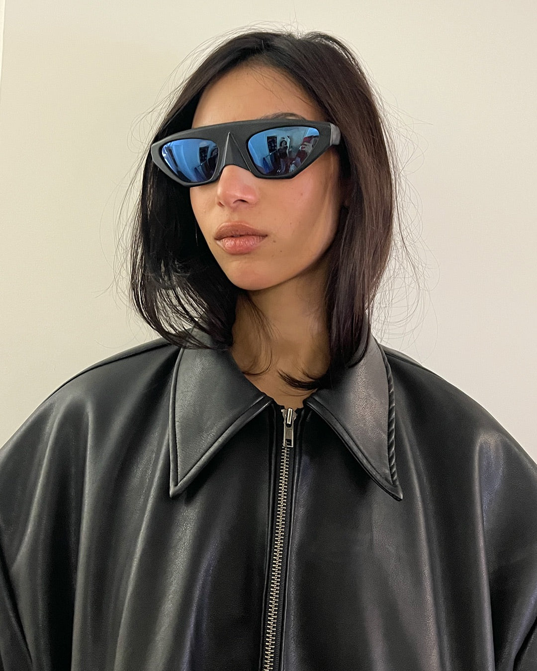 thierry-mugler-fantasia-lunettes-de-soleil-noir-masque image 5