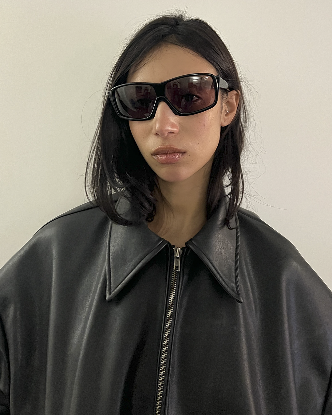 thierry-mugler-chatelet-22-lunettes-de-soleil-noir-mat-oversized image 3