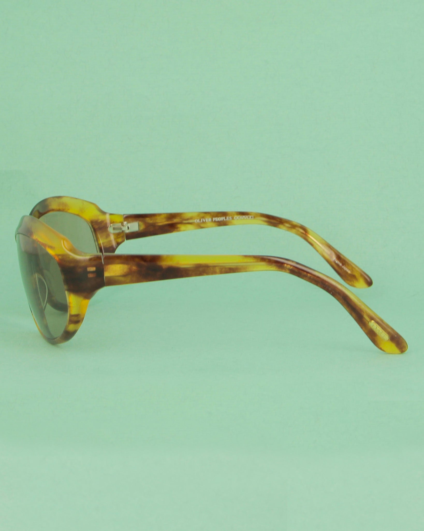 oliver-peoples-6317-lunettes-de-soleil-caille-ovale image 3