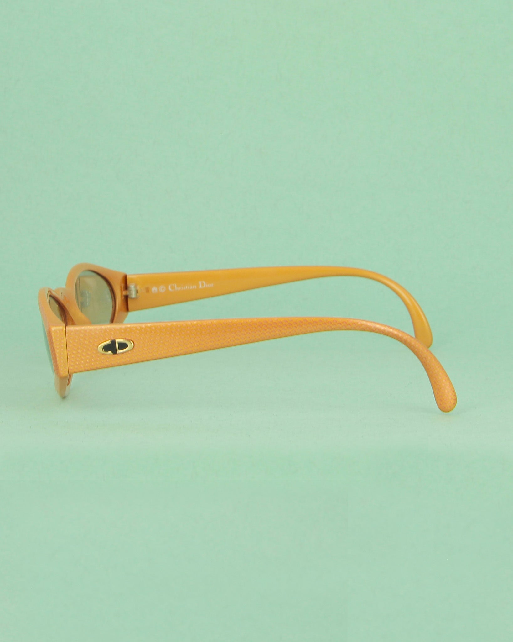 dior-102-lunettes-de-vue-beiges-ovales-effet-cuir image 4
