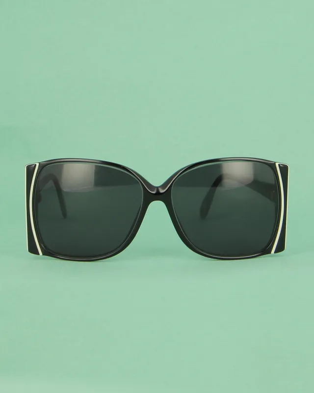 silhouette-black-lunettes-de-soleil-papillon-noir image 1
