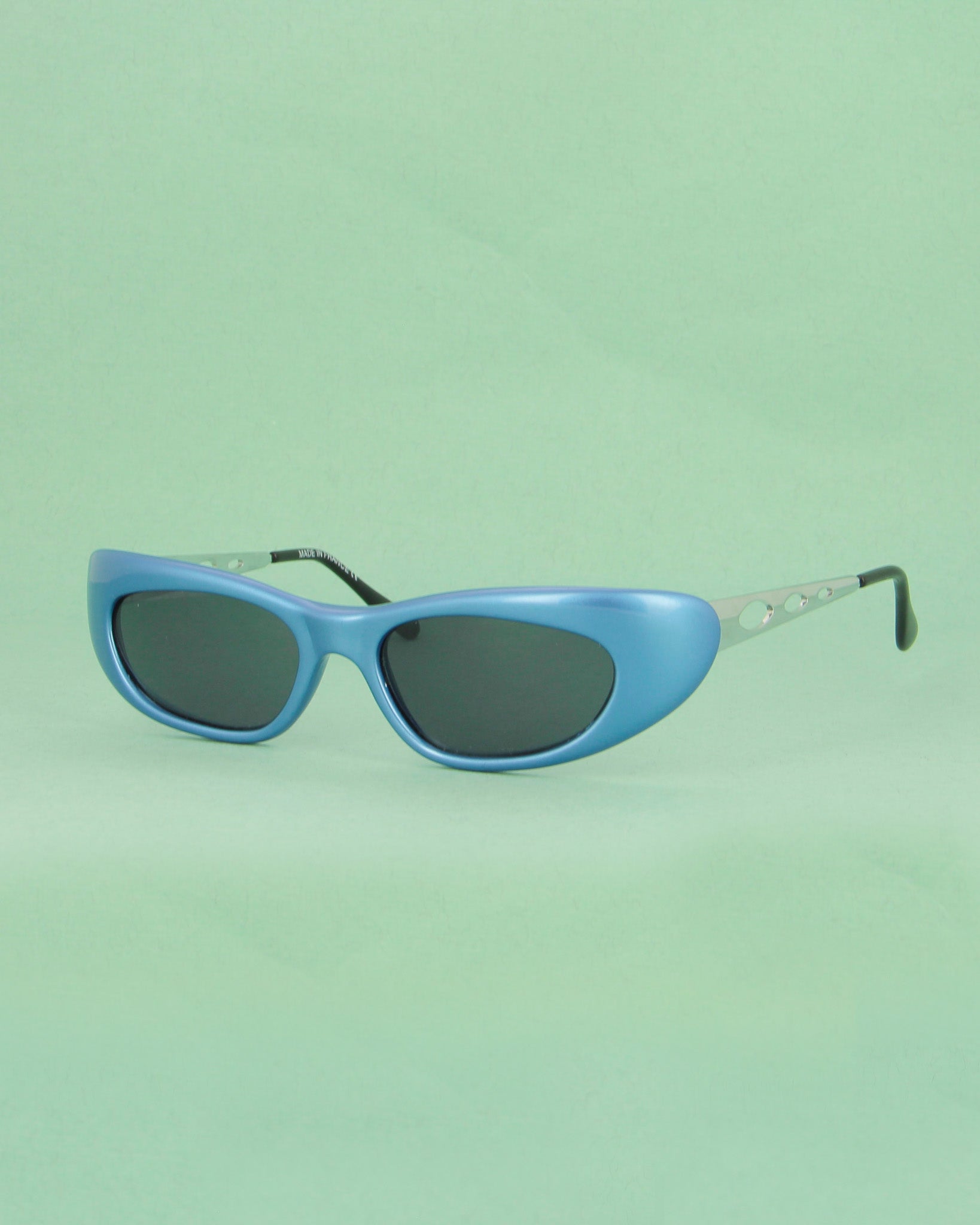 boz-laser-blue-lunettes-de-soleil-papillon-bleu-cat-3 image 2