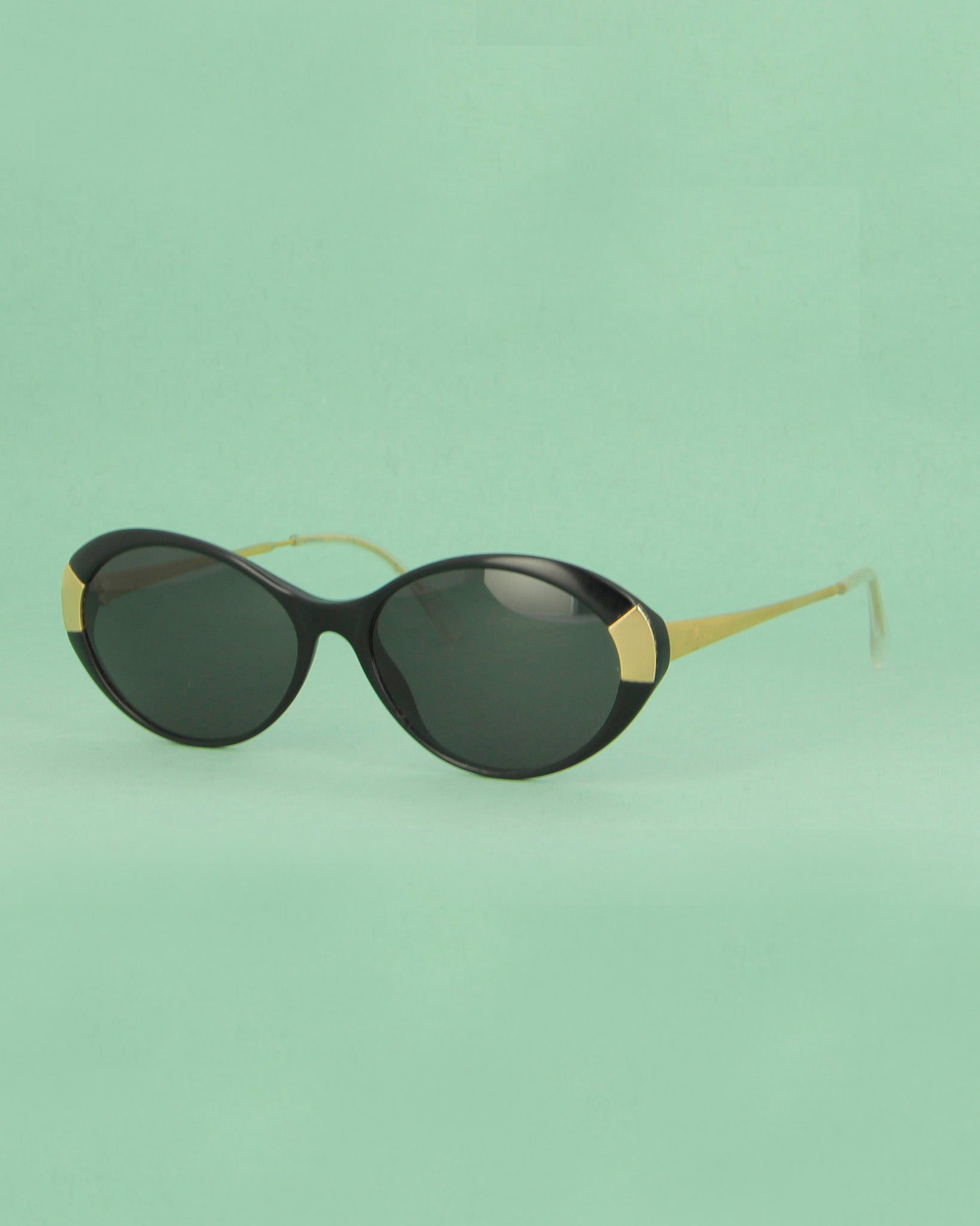 seconde-vue-black-gold-lunettes-de-soleil-ovale-noir-or image 2